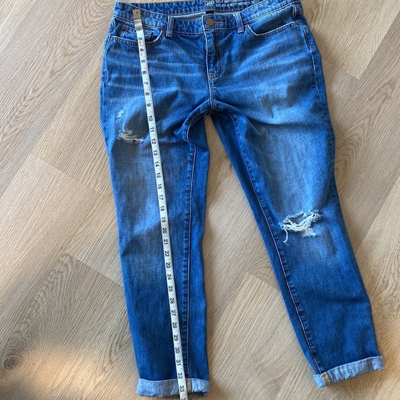 $9 CLEARANCE - Gap Sexy Boyfriend Fit Jeans - Picture 11 of 12